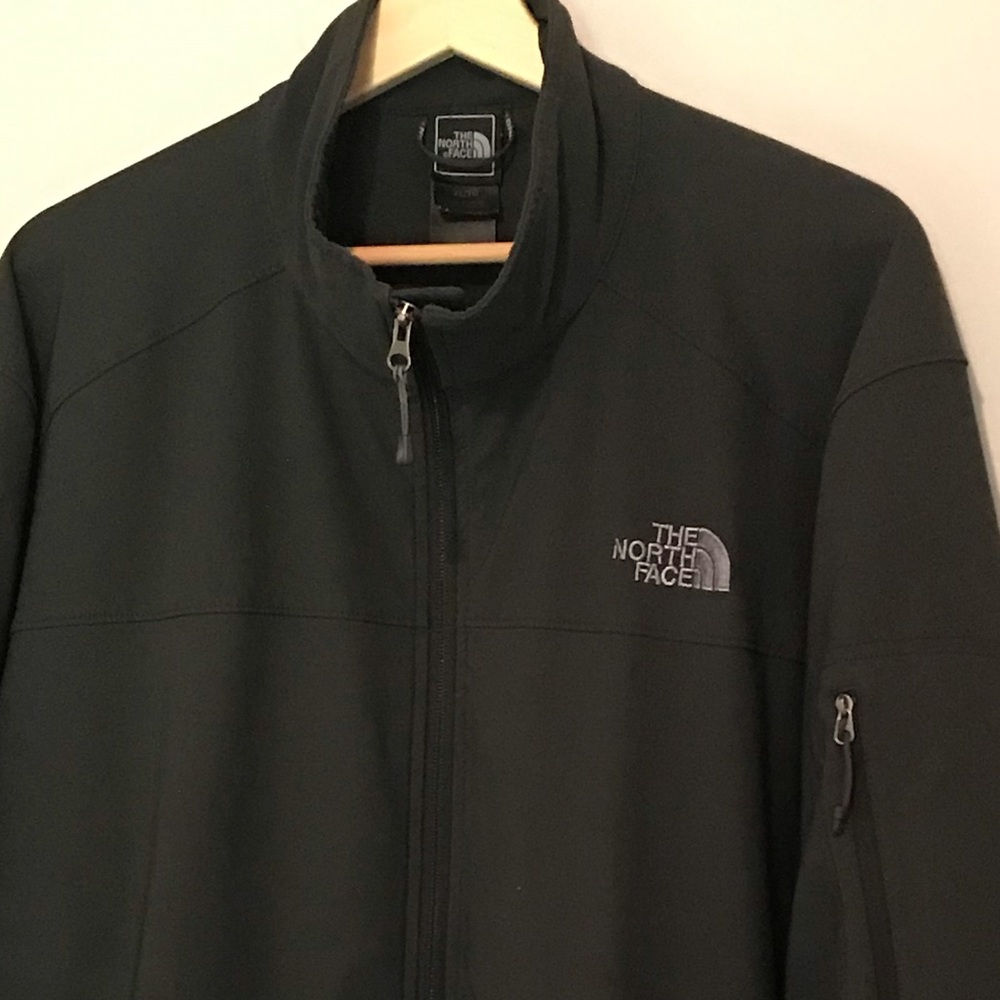 The North Face men’s XL windbreaker